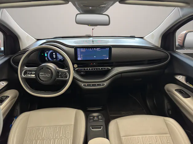 FIAT 500 3+1 electric 87 kW La Prima