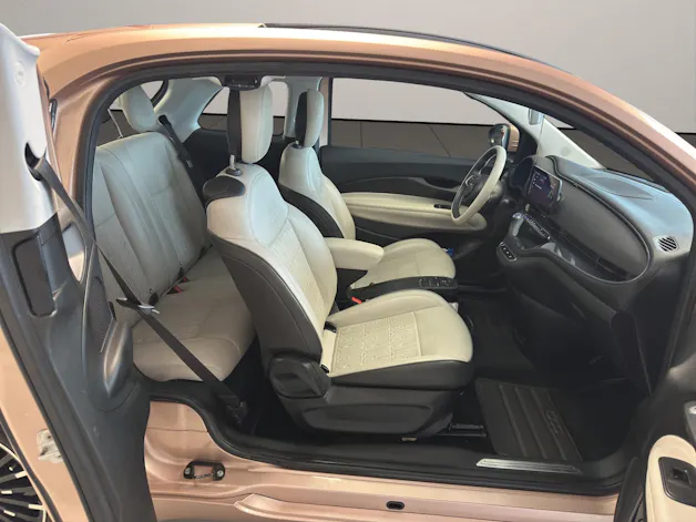 FIAT 500 3+1 electric 87 kW La Prima