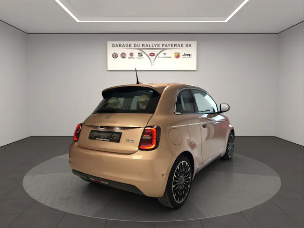 FIAT 500 3+1 electric 87 kW La Prima