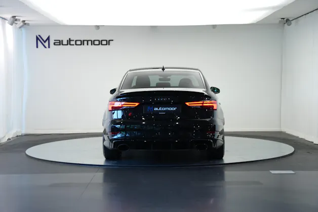 AUDI RS3 Limousine 2.5 TSI quattro S-tronic*CH Fahrzeug* *Carbon Lenkrad* *Magnetic Ride*