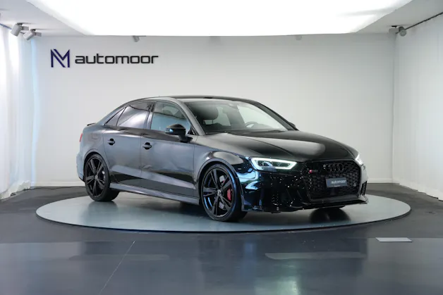 AUDI RS3 Limousine 2.5 TSI quattro S-tronic*CH Fahrzeug* *Carbon Lenkrad* *Magnetic Ride*