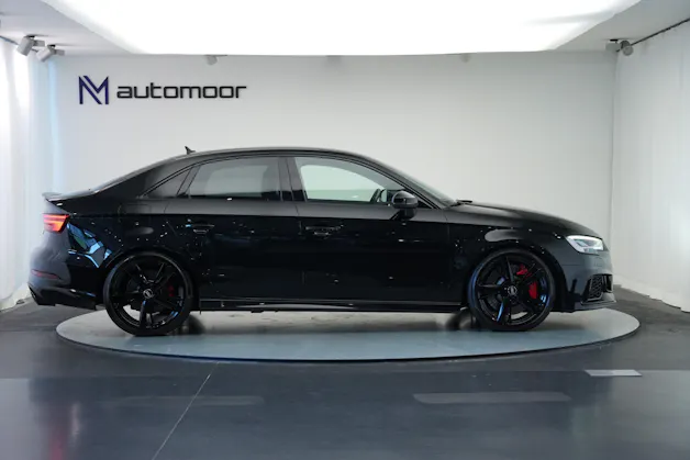 AUDI RS3 Limousine 2.5 TSI quattro S-tronic*CH Fahrzeug* *Carbon Lenkrad* *Magnetic Ride*