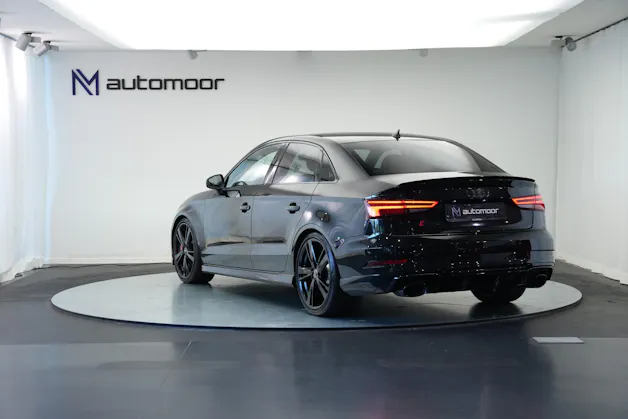 AUDI RS3 Limousine 2.5 TSI quattro S-tronic*CH Fahrzeug* *Carbon Lenkrad* *Magnetic Ride*