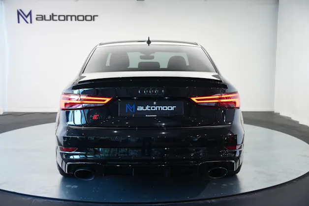 AUDI RS3 Limousine 2.5 TSI quattro S-tronic*CH Fahrzeug* *Carbon Lenkrad* *Magnetic Ride*