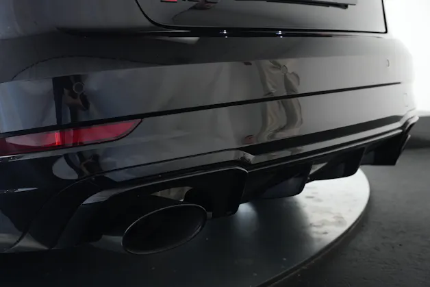 AUDI RS3 Limousine 2.5 TSI quattro S-tronic*CH Fahrzeug* *Carbon Lenkrad* *Magnetic Ride*