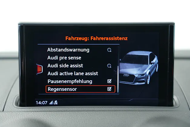 AUDI RS3 Limousine 2.5 TSI quattro S-tronic*CH Fahrzeug* *Carbon Lenkrad* *Magnetic Ride*
