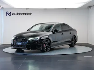 AUDI RS3 Limousine 2.5 TSI quattro S-tronic*CH Fahrzeug* *Carbon Lenkrad* *Magnetic Ride*