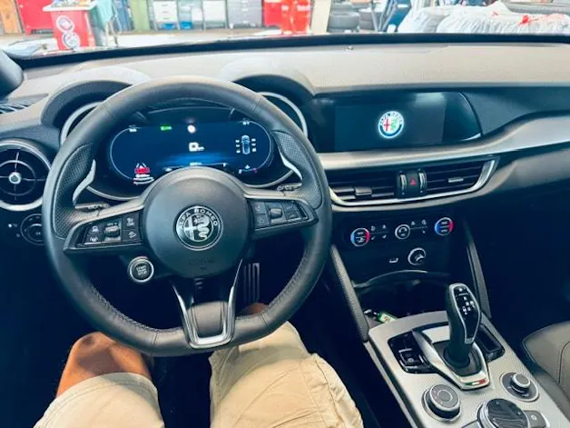 ALFA ROMEO Stelvio 2.0 Veloce Q4 AT8 Swiss Sky