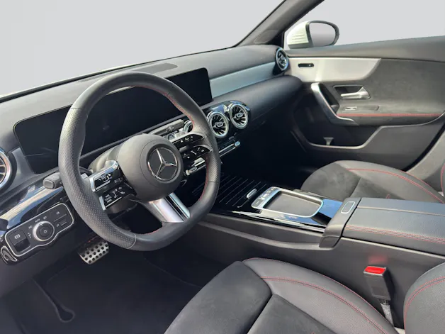 MERCEDES-BENZ A 180 AMG Line Limousine 7G-DCT