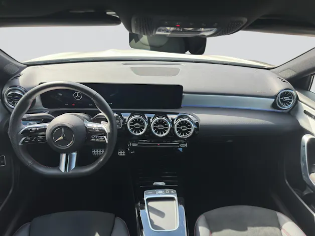 MERCEDES-BENZ A 180 AMG Line Limousine 7G-DCT