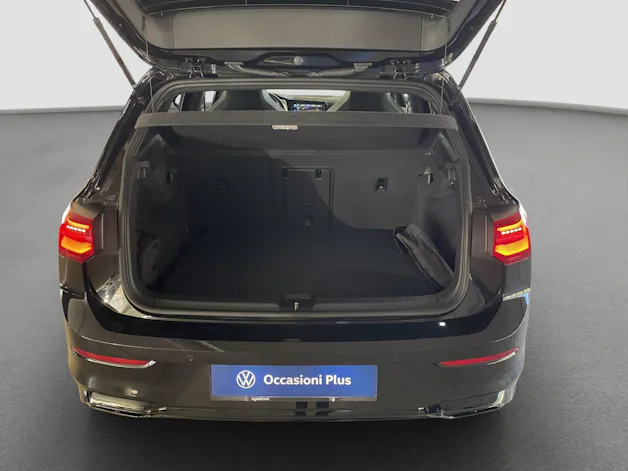 VW Golf 1.5 eTSI mHEV ACT R-Line 75 Edition DSG