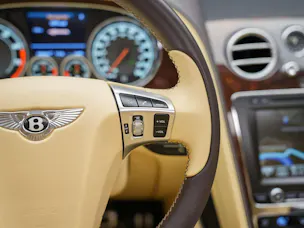 BENTLEY Flying Spur *Panorama*Massage*Sitzlüftung*