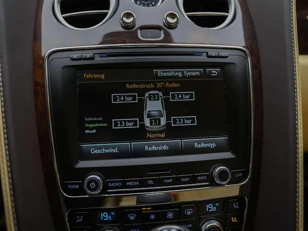 BENTLEY Flying Spur *Panorama*Massage*Sitzlüftung*