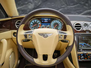 BENTLEY Flying Spur *Panorama*Massage*Sitzlüftung*
