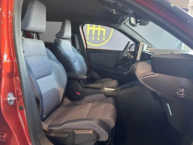 RENAULT R4 E-Tech Comfort Range 52 kWh Techno