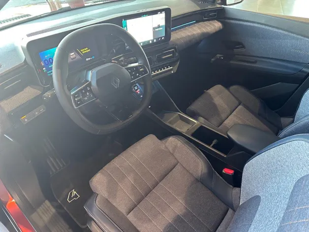 RENAULT R4 E-Tech Comfort Range 52 kWh Techno