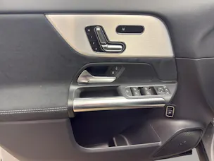 MERCEDES-BENZ GLA 200 Night Star