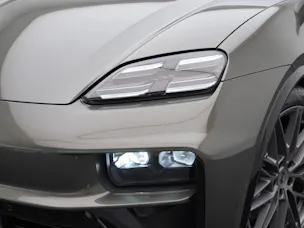 PORSCHE Macan Turbo