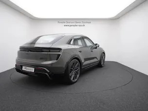 PORSCHE Macan Turbo