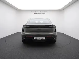 PORSCHE Macan Turbo