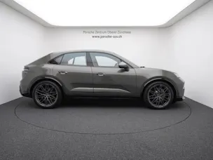 PORSCHE Macan Turbo