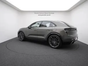 PORSCHE Macan Turbo
