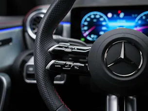 MERCEDES-BENZ CLA 200 AMG Line 7G-DCT *Facelift*Ambientebeleuchtung*Assistenten*