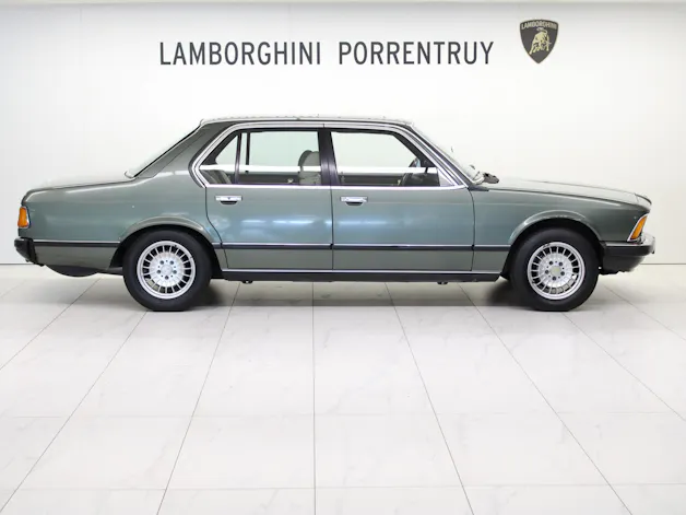 BMW 745i