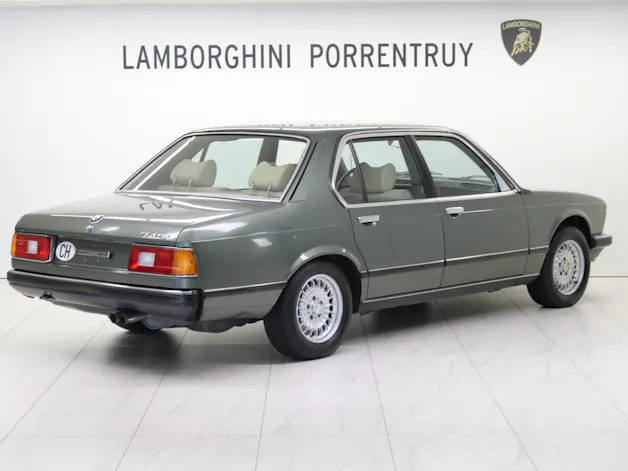 BMW 745i