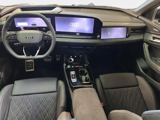 AUDI Q6 e-tron quattro