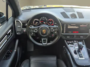 PORSCHE Cayenne Turbo