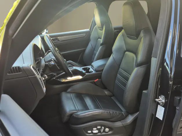 PORSCHE Cayenne Turbo