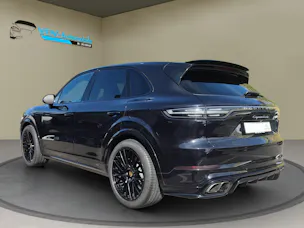 PORSCHE Cayenne Turbo