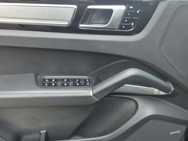 PORSCHE Cayenne Turbo