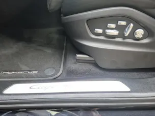 PORSCHE Cayenne Turbo