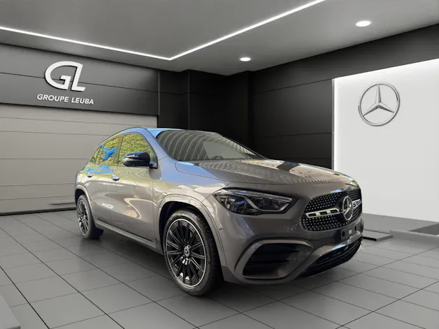 MERCEDES-BENZ GLA 200 Night Star 7G-DCT