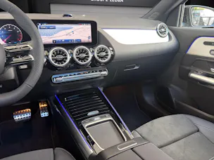 MERCEDES-BENZ GLA 200 Night Star 7G-DCT