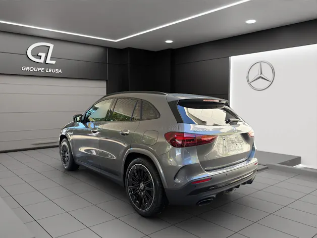 MERCEDES-BENZ GLA 200 Night Star 7G-DCT