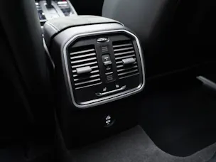 PORSCHE Macan GTS