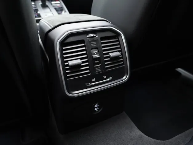 PORSCHE Macan GTS