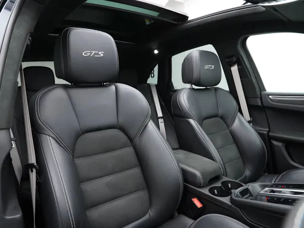 PORSCHE Macan GTS