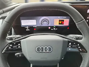 AUDI Q4 e-tron SUV quattro performance Swiss Ski Gletscherweiss Metallic