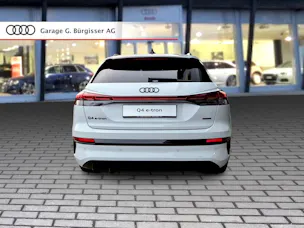 AUDI Q4 e-tron SUV quattro performance Swiss Ski Gletscherweiss Metallic