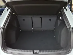 AUDI Q4 e-tron SUV quattro performance Swiss Ski Gletscherweiss Metallic