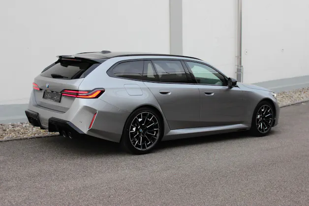 BMW M5 xDrive Touring Individual *SPACESILBER* 🎉0.0%-LEASINGAKTION🎉