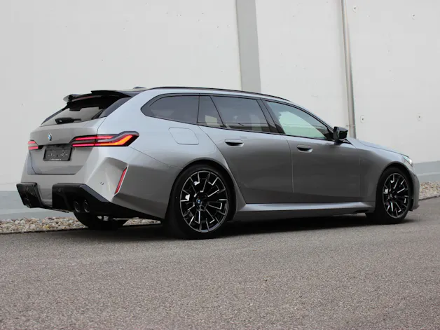 BMW M5 xDrive Touring Individual *SPACESILBER* 🎉0.0%-LEASINGAKTION🎉