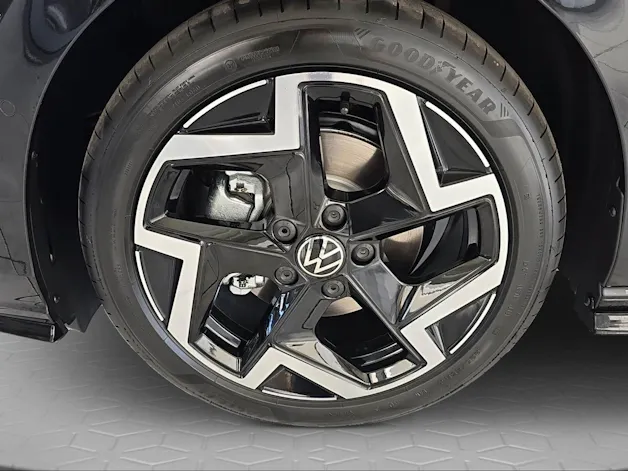 VW VW Golf R-Line