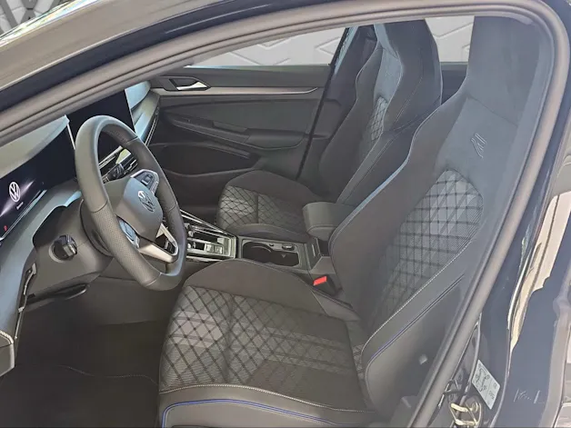 VW VW Golf R-Line