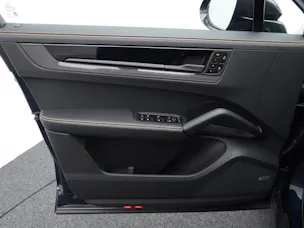 PORSCHE Cayenne Turbo E-Hybrid Coupé mit GT-Paket