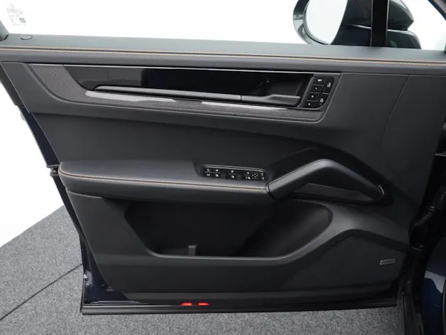 PORSCHE Cayenne Turbo E-Hybrid Coupé mit GT-Paket